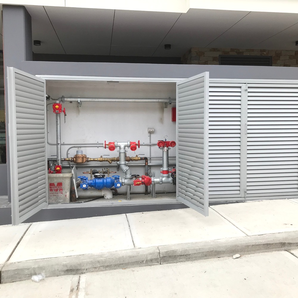 Aluminium louvre fire hydrant enclosure with double access doors